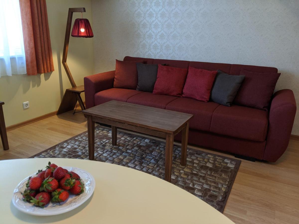 Parna Guesthouse & Apartments Kuressaare Exterior photo